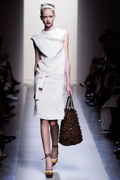 Look 12